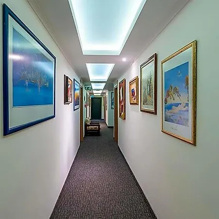 Gallion Hotel